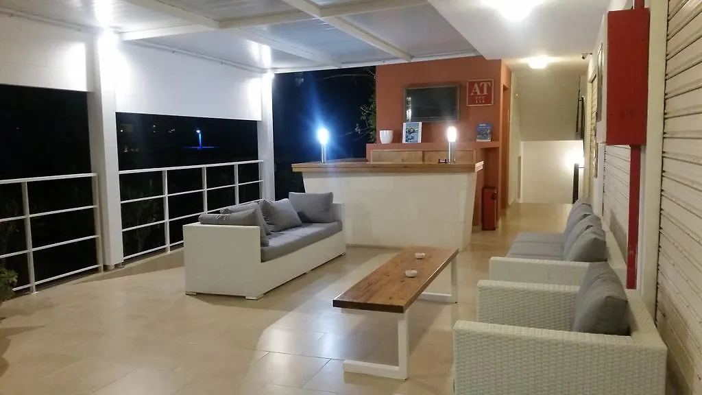 Apartamentos Vista Al Puerto San Antonio