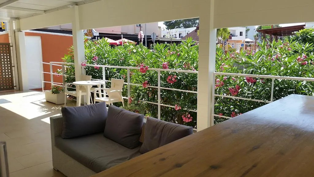 Apartamentos Vista Al Puerto San Antonio  Aparthotel
