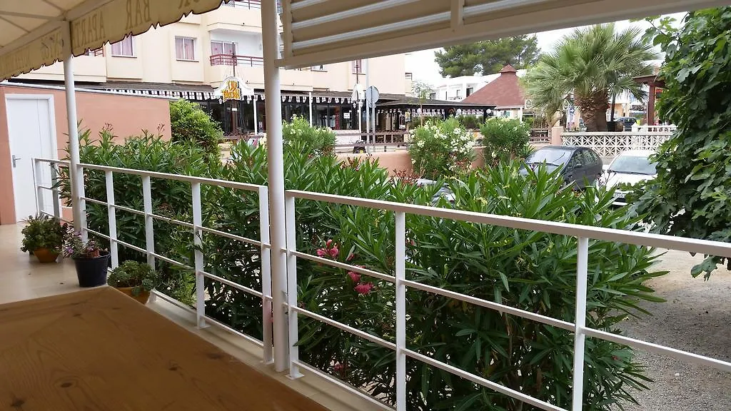 Apartamentos Vista Al Puerto San Antonio